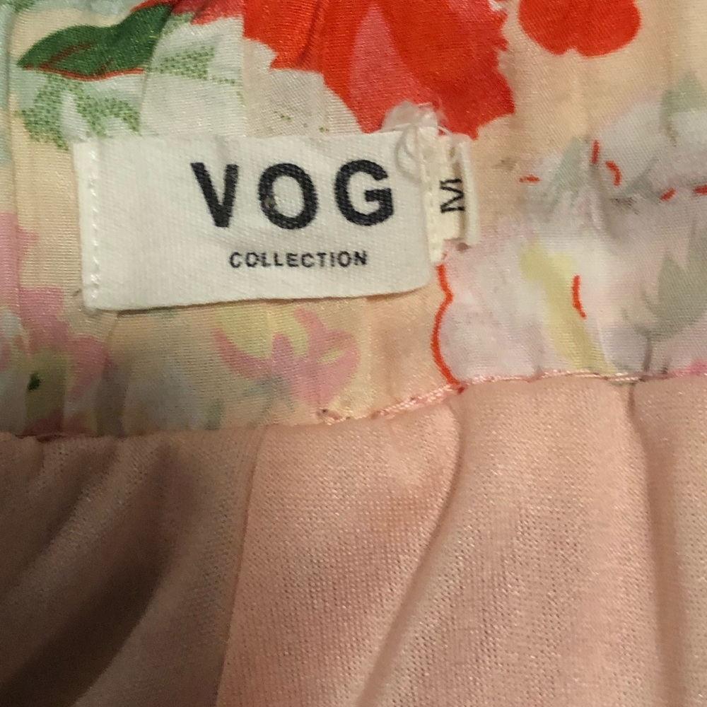 VOG Collection pretty peach floral shorts - Picture 7 of 8
